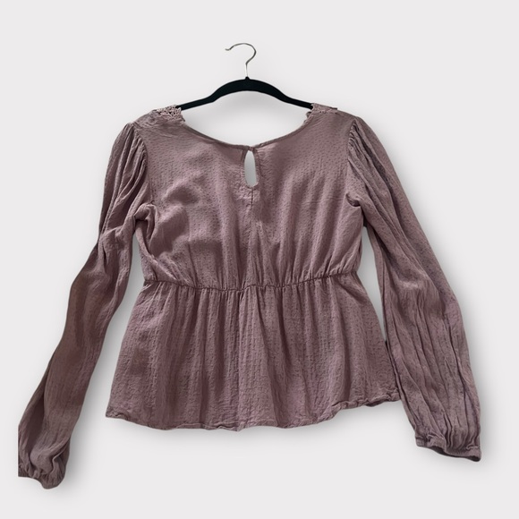Light Pink/Mauve Long Sleeve Blouse with Lace Detailing - Picture 3 of 5
